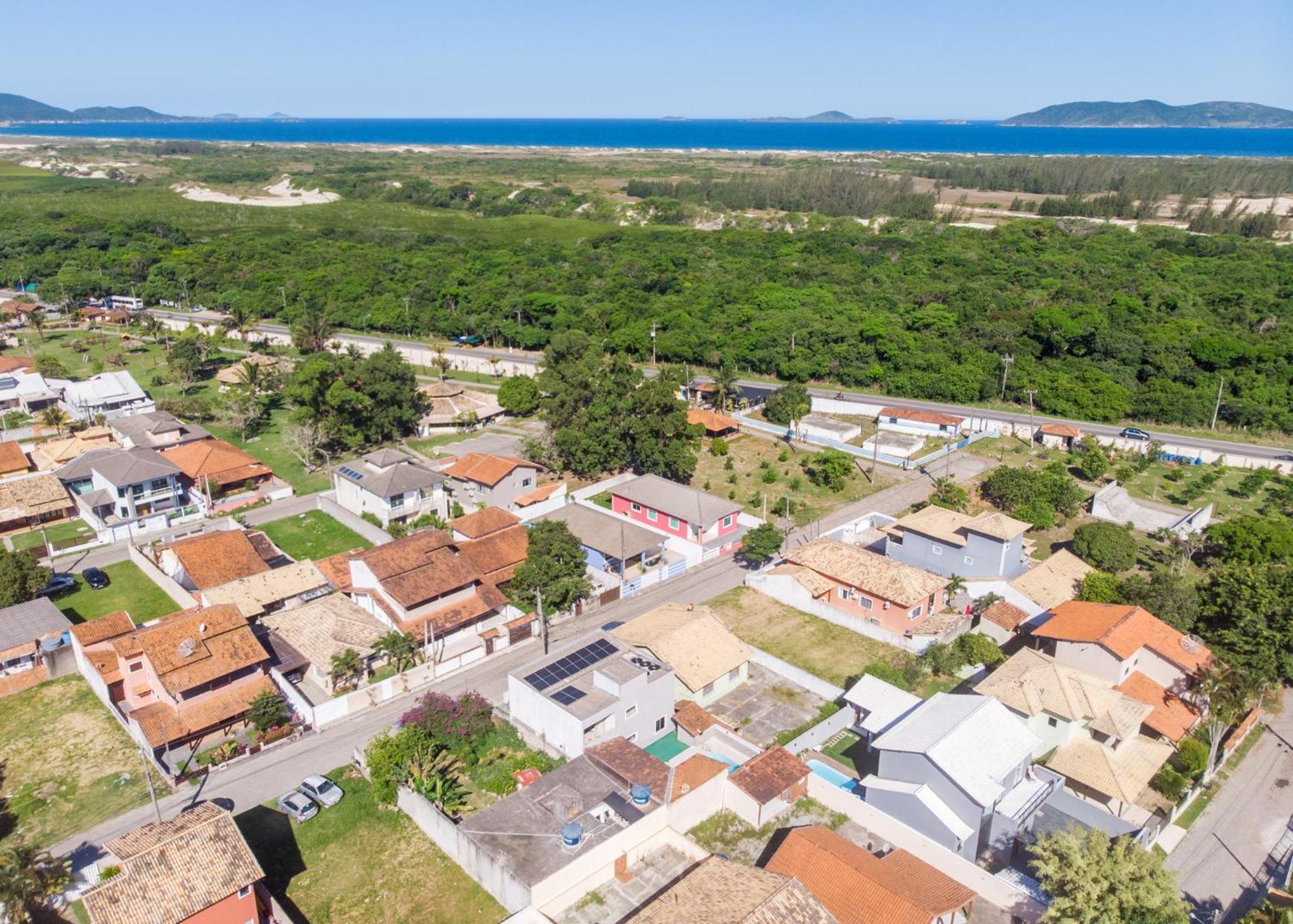 Refugio Tropical Casa De Praia Com Piscina Aquecida E 4 Suites E Garagem 3 Carros, 800 Mtrs Da Praia Internet 700 Mbps, Condominio Privado Com Pista De Skate , Quadra De Futevolei , Campos E Quadras De Futebol! كابو فريو المظهر الخارجي الصورة