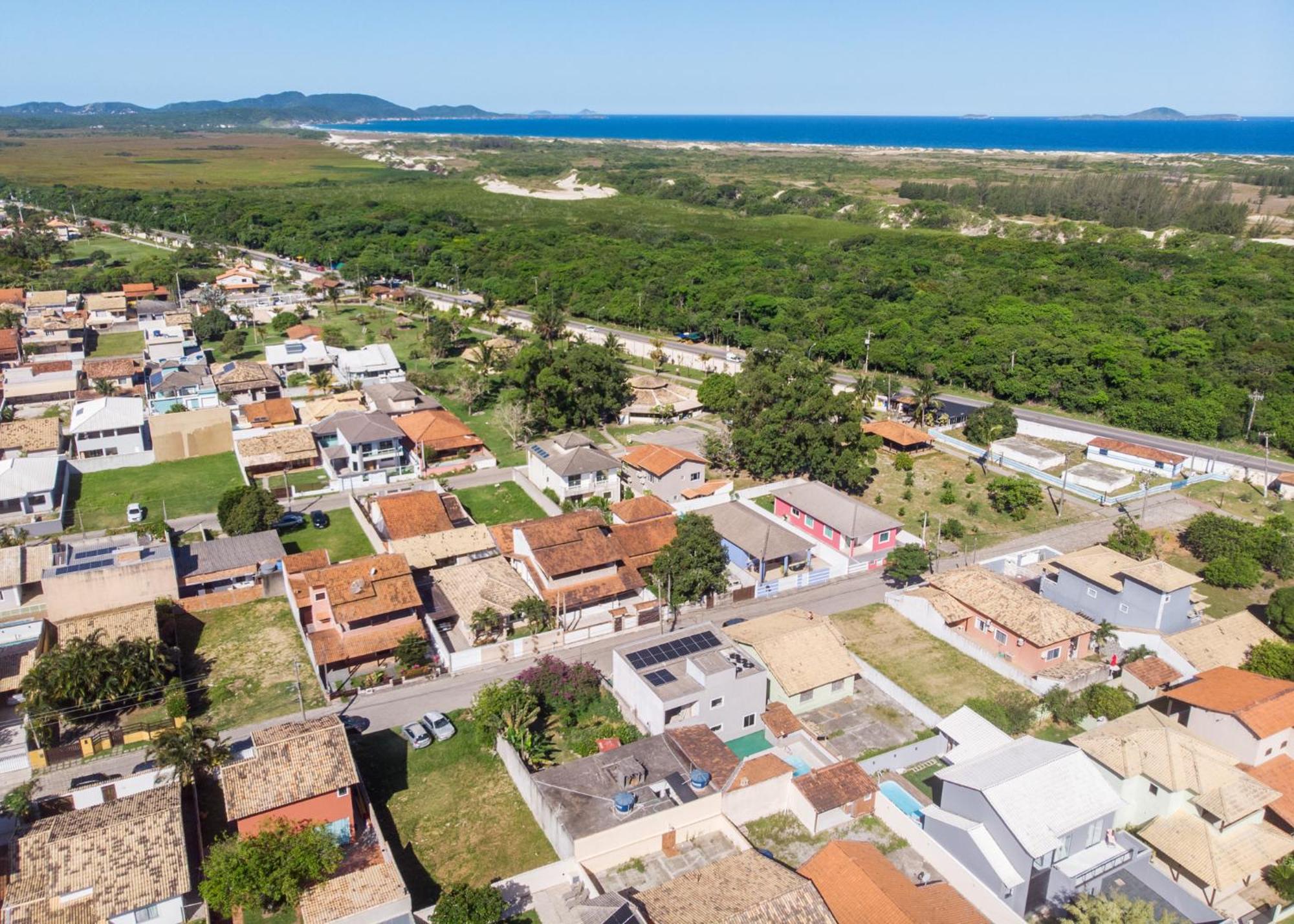 Refugio Tropical Casa De Praia Com Piscina Aquecida E 4 Suites E Garagem 3 Carros, 800 Mtrs Da Praia Internet 700 Mbps, Condominio Privado Com Pista De Skate , Quadra De Futevolei , Campos E Quadras De Futebol! كابو فريو المظهر الخارجي الصورة