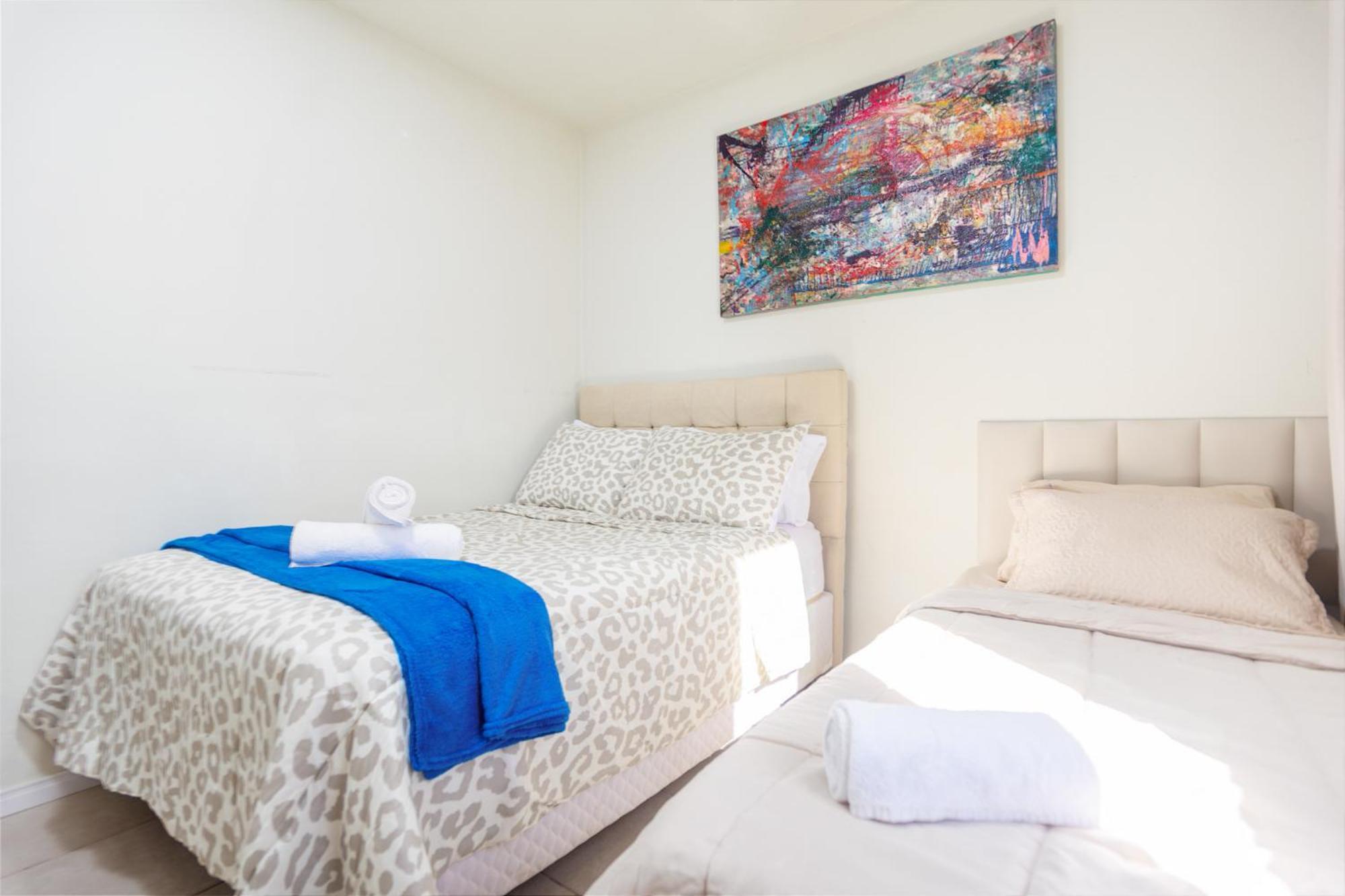 Refugio Tropical Casa De Praia Com Piscina Aquecida E 4 Suites E Garagem 3 Carros, 800 Mtrs Da Praia Internet 700 Mbps, Condominio Privado Com Pista De Skate , Quadra De Futevolei , Campos E Quadras De Futebol! كابو فريو المظهر الخارجي الصورة