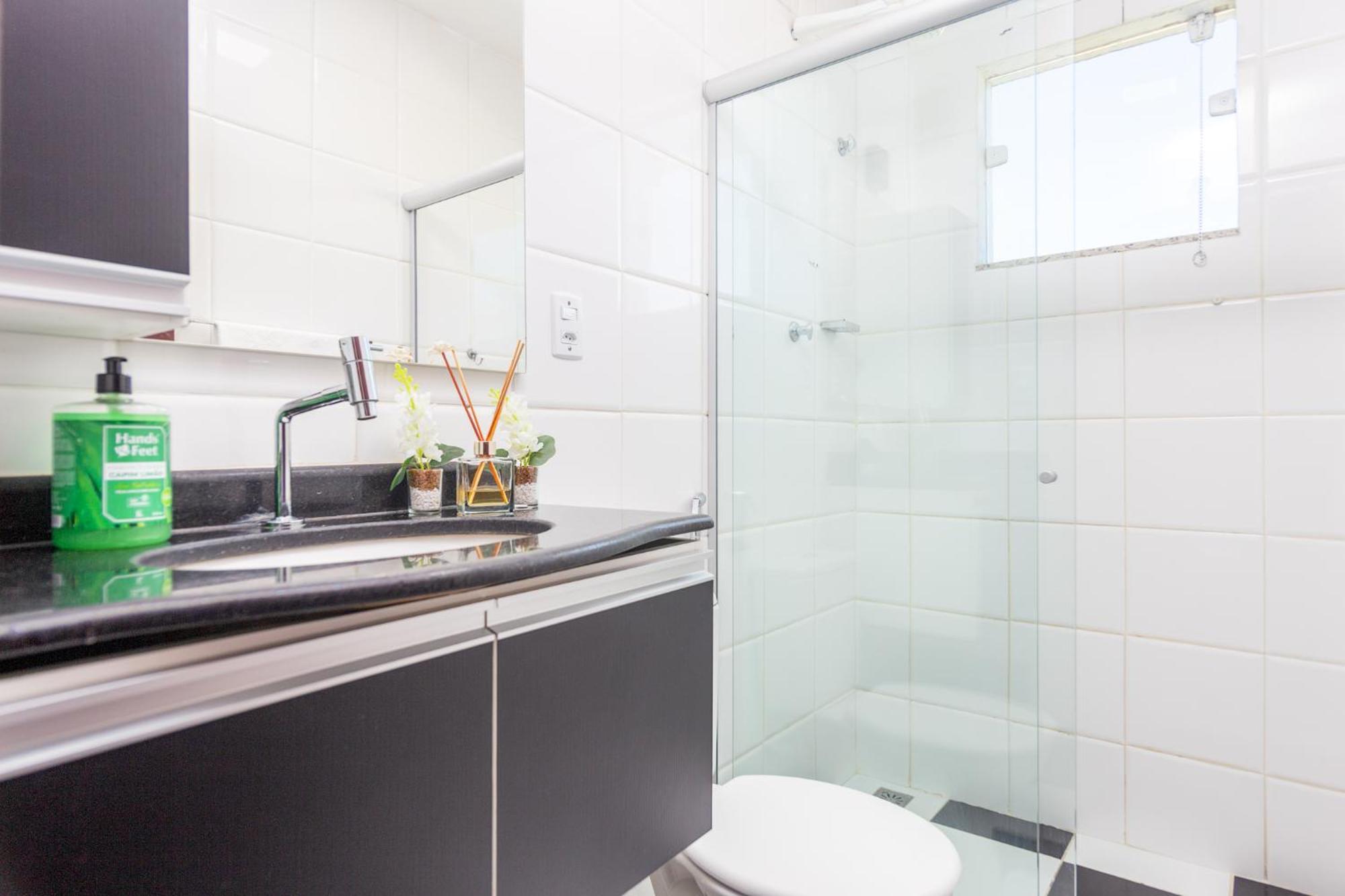 Refugio Tropical Casa De Praia Com Piscina Aquecida E 4 Suites E Garagem 3 Carros, 800 Mtrs Da Praia Internet 700 Mbps, Condominio Privado Com Pista De Skate , Quadra De Futevolei , Campos E Quadras De Futebol! كابو فريو المظهر الخارجي الصورة